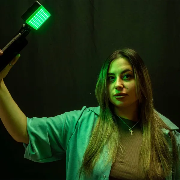 Акумуляторне накамерне RGB світло з прищіпкою на телефон