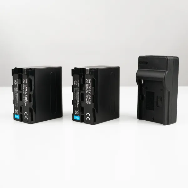 Аккумуляторы 6600 mAh с зарядным устройством для видеосвета, кольцевых ламп