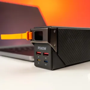 Повербанк для ноутбука Budi 30000 mAh 65W с быстрой зарядкой PD + 2 USB-провода для Wi-Fi роутера 9V/12V в подарок, картинка 2