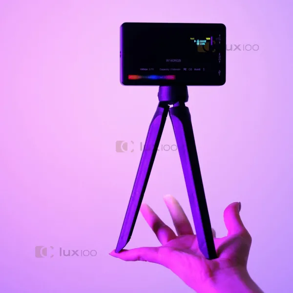 Компактный портативный видеосвет RGB с 20 режимами для фото и видеосъемки с треногой