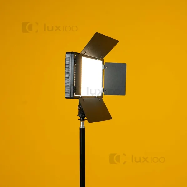  Профессиональный постоянный видеосвет LUX100 VL-1 20х11 см с направлением освещения + штатив 2.1м