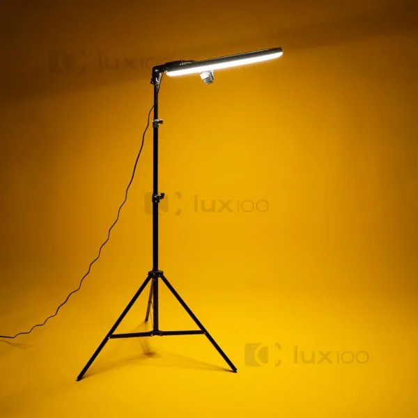 Кольцевая светодиодная LED лампа LUX100 диаметром 45 см на штативе 2.1м