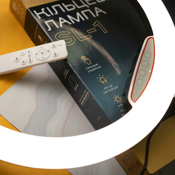 Кольцевая светодиодная LED лампа LUX100 диаметром 45 см на штативе 2.1м