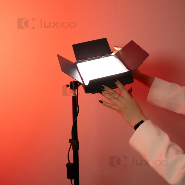Прямокутне постійне  LED відеосвітло 23х16 см з направленням освітлення + штатив 2.1м