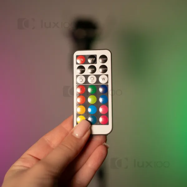 Светодиодный RGB прожектор с направленным потоком света на штативе 2.1м