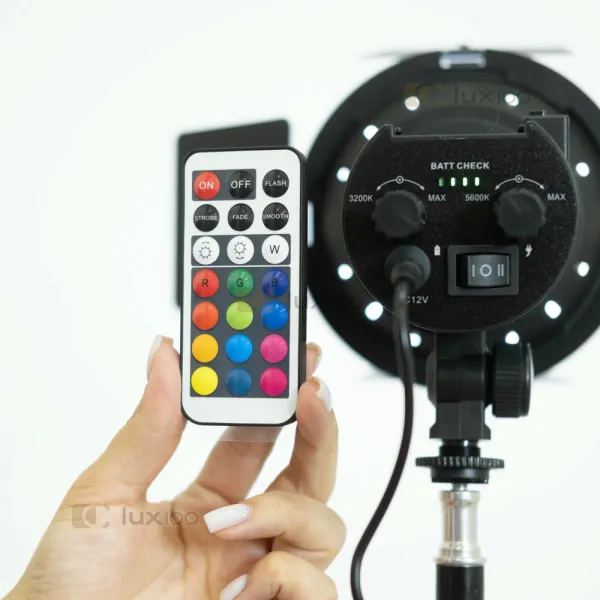 Светодиодный RGB прожектор с направленным потоком света на штативе 2.1м
