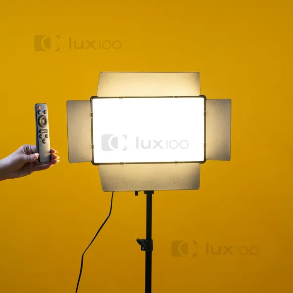 Постоянный прямоугольный LED видеосвет 32х19 см с направлением освещения со штативом 2.1м