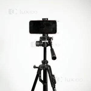  Профессиональный штатив высотой 140см для телефона и фотоаппарата с держателем в комплекте 