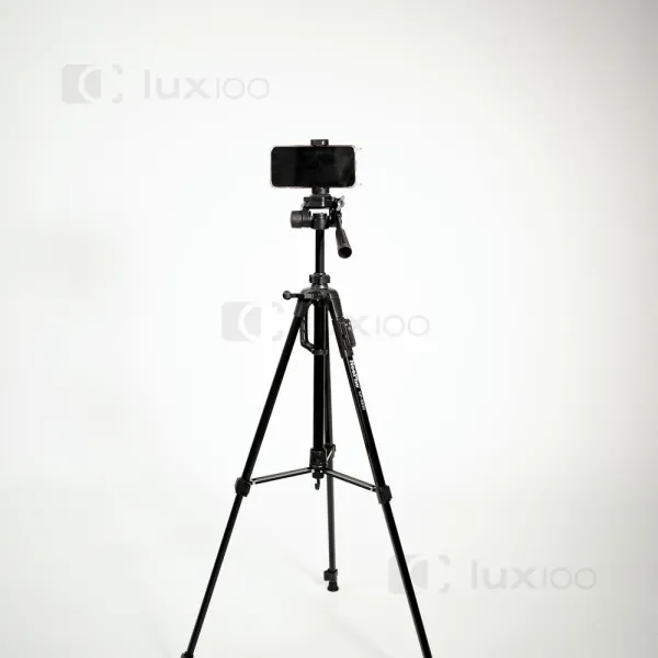 Профессиональный штатив высотой 140см для телефона и фотоаппарата с держателем в комплекте 