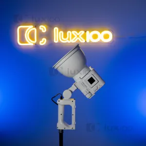 Профессиональный светодиодный прожектор LED YNLUX100 100W color 3200-5600K в белом цвете на усиленном штативе, картинка 2