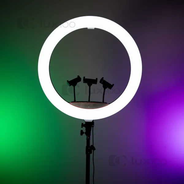 Потужна світлодіодна кільцева лампа 56 см RGB 70 Вт зі штативом 2.1 м Потужна світлодіодна кільцева лампа 56 см RGB 70 Вт зі штативом 2.1 м