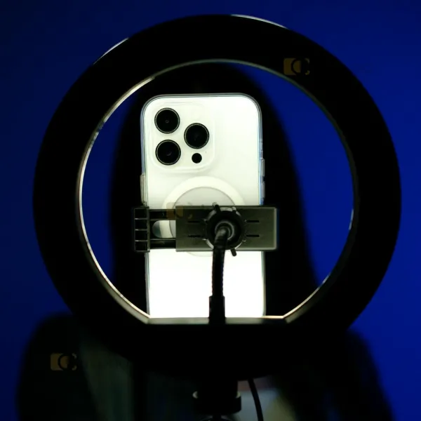 Кільцева світлодіодна LED лампа 20 см зі штативом на 2,1 м з живленням від павербанку та мережі 220 В Кільцева світлодіодна LED лампа 20 см зі штативом на 2,1 м з живленням від павербанку та мережі 220 В