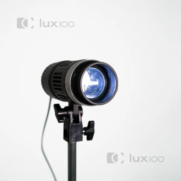 Професійний світлодіодний прожектор LUX100 VL-6 з ефектом кола + штатив 2.1м Професійний світлодіодний прожектор LUX100 VL-6 з ефектом кола + штатив 2.1м