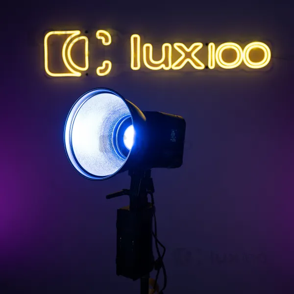 Постійне світло YongNuo світлодіодний прожектор LED YNLUX100 120W RGB color 2000-10000K + посилений штатив Постійне світло YongNuo світлодіодний прожектор LED YNLUX100 120W RGB color 2000-10000K + посилений штатив