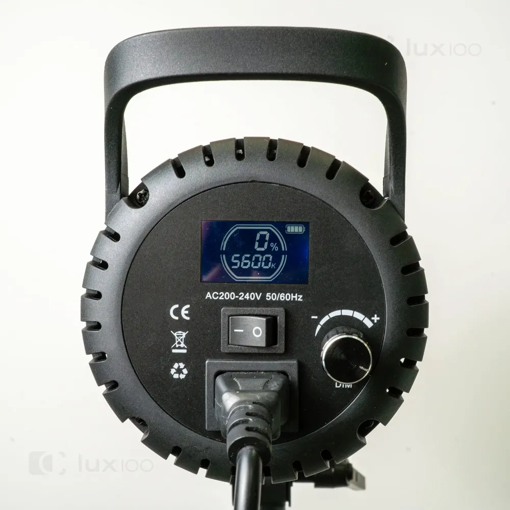 Професійний прожектор софтбокс 150w з посиленим штативом 2.8м + штатив для телефона в подарунок Професійний прожектор софтбокс 150w з посиленим штативом 2.8м + штатив для телефона в подарунок