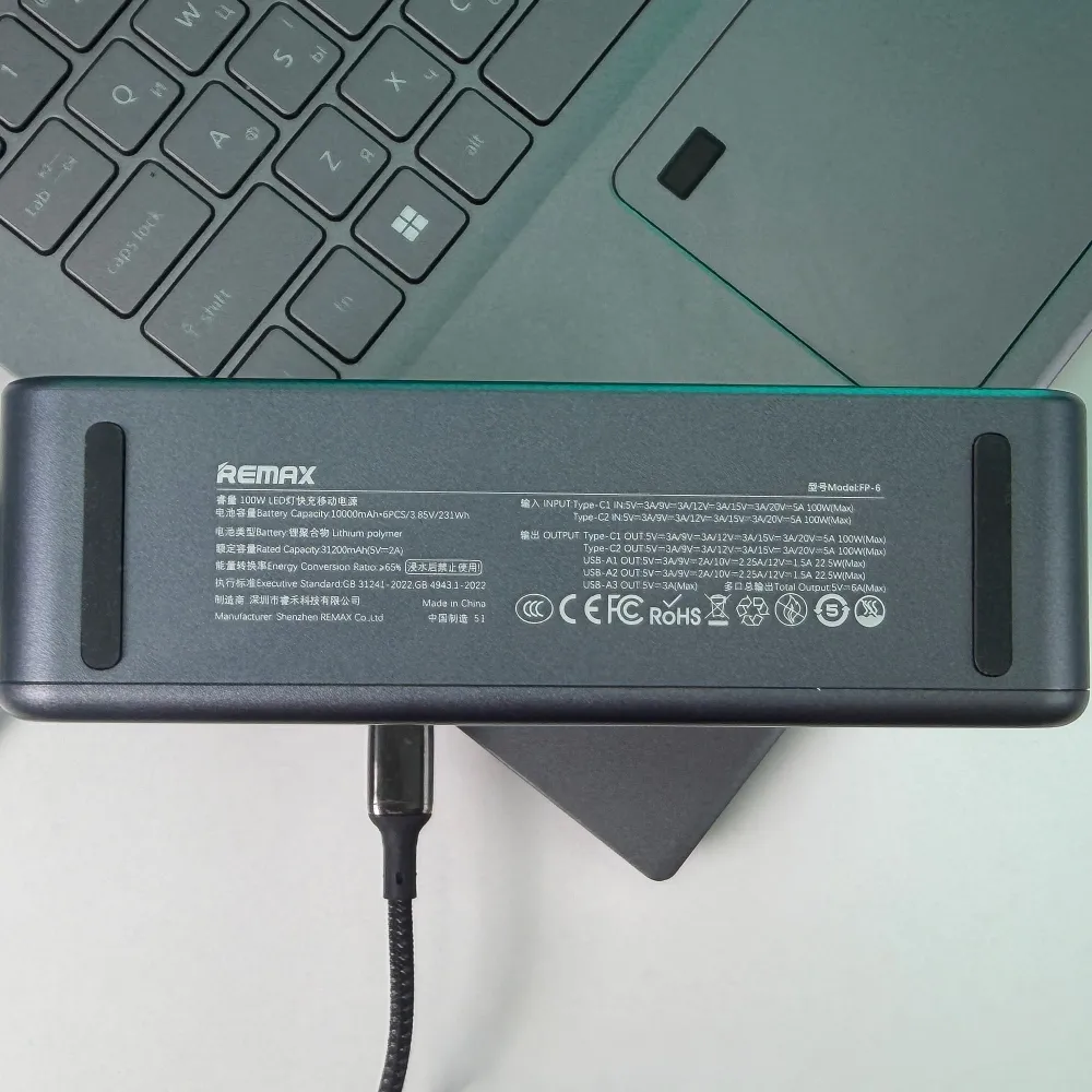 Потужний повербанк для ноутбука 60000 mAh зі швидкою зарядкою Power Delivery 100W, 5 виходами та LED-ліхтариком Потужний повербанк для ноутбука 60000 mAh зі швидкою зарядкою Power Delivery 100W, 5 виходами та LED-ліхтариком