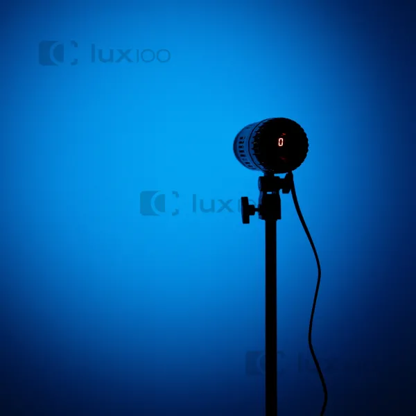 Професійний світлодіодний прожектор LUX100 VL-6 з ефектом кола + штатив 2.1м Професійний світлодіодний прожектор LUX100 VL-6 з ефектом кола + штатив 2.1м