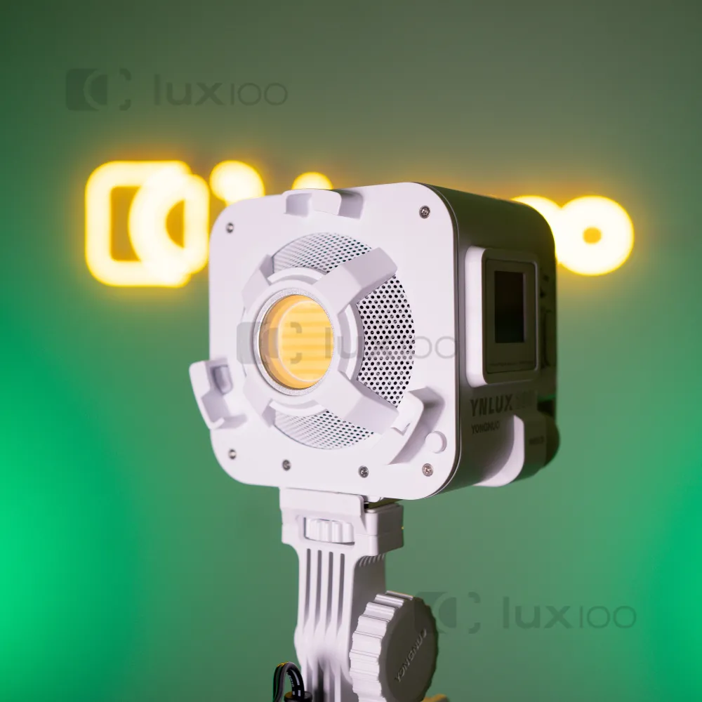 Професійний світлодіодний прожектор LED YNLUX100 100W color 3200-5600K у білому кольорі на посиленому штативі Професійний світлодіодний прожектор LED YNLUX100 100W color 3200-5600K у білому кольорі на посиленому штативі