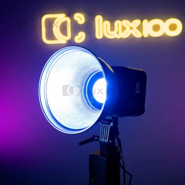 Постійне світло YongNuo світлодіодний прожектор LED YNLUX100 120W RGB color 2000-10000K + посилений штатив Постійне світло YongNuo світлодіодний прожектор LED YNLUX100 120W RGB color 2000-10000K + посилений штатив