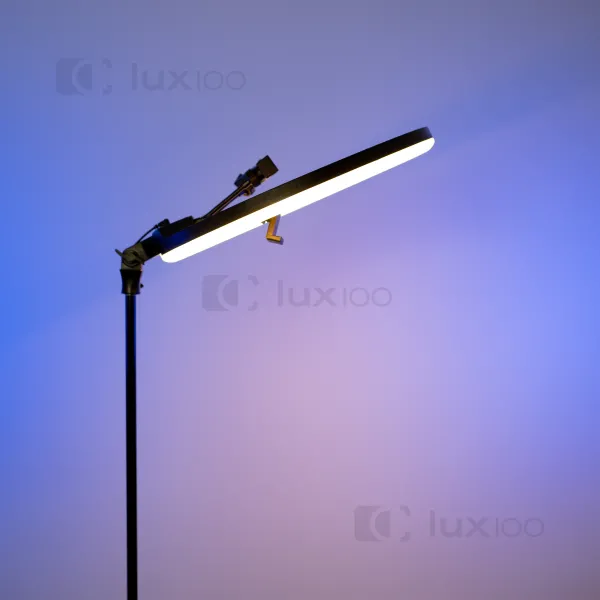 Кольцевая LED лампа диаметром 45см с сумкой для хранения на штативе на 2.1м Кольцевая LED лампа диаметром 45см с сумкой для хранения на штативе на 2.1м