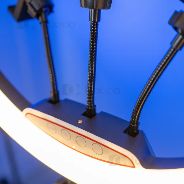 Кольцевая LED лампа диаметром 45см с сумкой для хранения на штативе на 2.1м Кольцевая LED лампа диаметром 45см с сумкой для хранения на штативе на 2.1м