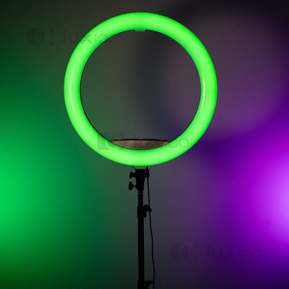 Мощная светодиодная кольцевая лампа 56 см RGB 70 Вт со штативом 2.1 м Мощная светодиодная кольцевая лампа 56 см RGB 70 Вт со штативом 2.1 м
