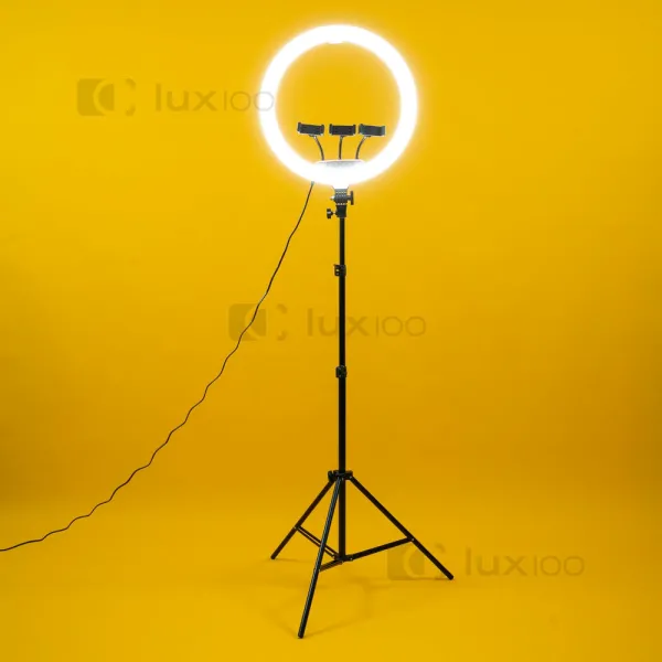 Кольцевая светодиодная LED лампа LUX100 диаметром 45 см на штативе 2.1м Кольцевая светодиодная LED лампа LUX100 диаметром 45 см на штативе 2.1м