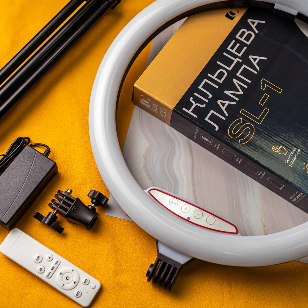 Кольцевая светодиодная LED лампа LUX100 диаметром 45 см на штативе 2.1м Кольцевая светодиодная LED лампа LUX100 диаметром 45 см на штативе 2.1м