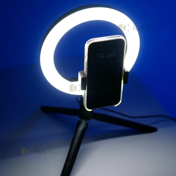 Кольцевая светодиодная LED лампа 20 см на треноге с питанием от павербанка и сети 220 В Кольцевая светодиодная LED лампа 20 см на треноге с питанием от павербанка и сети 220 В