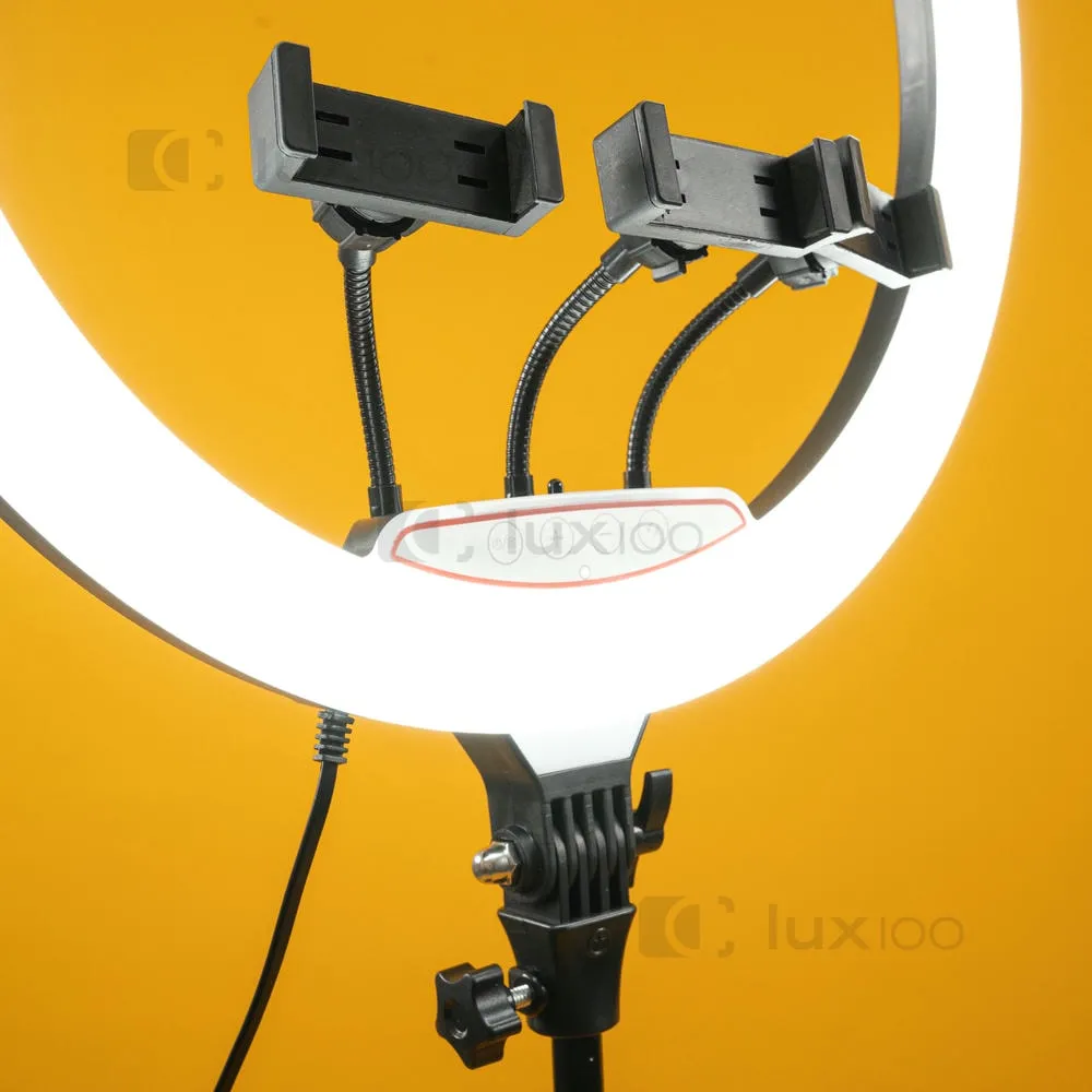 Кольцевая светодиодная LED лампа с диаметром 45 см на штативе 2.1м с подарочным видеосветом Кольцевая светодиодная LED лампа с диаметром 45 см на штативе 2.1м с подарочным видеосветом