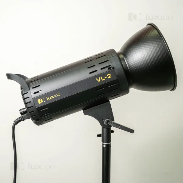 Профессиональный прожектор софтбокс LUX100 VL-2 150w с усиленным штативом 2.8м + штатив для телефона в подарок Профессиональный прожектор софтбокс LUX100 VL-2 150w с усиленным штативом 2.8м + штатив для телефона в подарок