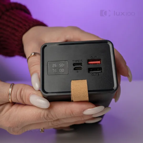 Повербанк WUW 40000 mAh для телефона с LED-фонарем + светодиодная USB LED-лампа 10х15 см в подарок Повербанк WUW 40000 mAh для телефона с LED-фонарем + светодиодная USB LED-лампа 10х15 см в подарок