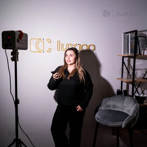 Прожектор для фото 150W постоянный свет для видео со штативом 2.1 м. Студийный свет Прожектор для фото 150W постоянный свет для видео со штативом 2.1 м. Студийный свет