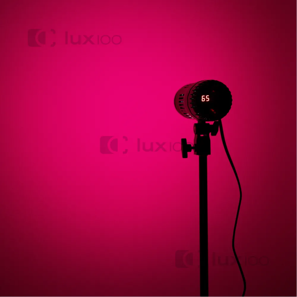 Профессиональный светодиодный прожектор LUX100 VL-6 с эффектом круга + штатив 2.1м Профессиональный светодиодный прожектор LUX100 VL-6 с эффектом круга + штатив 2.1м