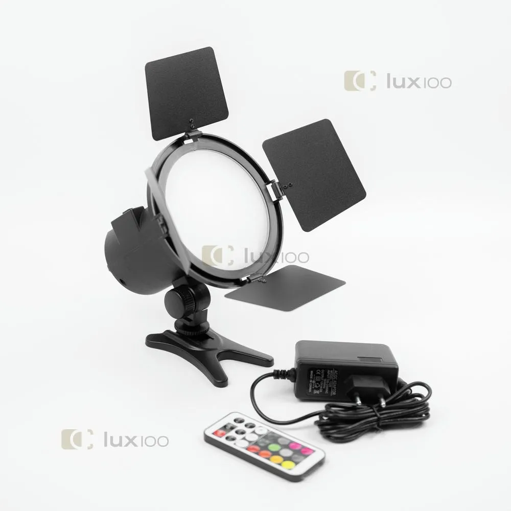 Светодиодный RGB прожектор с направленным потоком света на штативе 2.1м Светодиодный RGB прожектор с направленным потоком света на штативе 2.1м