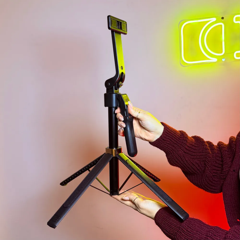 Монопод трипод с датчиком отслеживания на 360 и портативный видеосвет RGB Монопод трипод с датчиком отслеживания на 360 и портативный видеосвет RGB