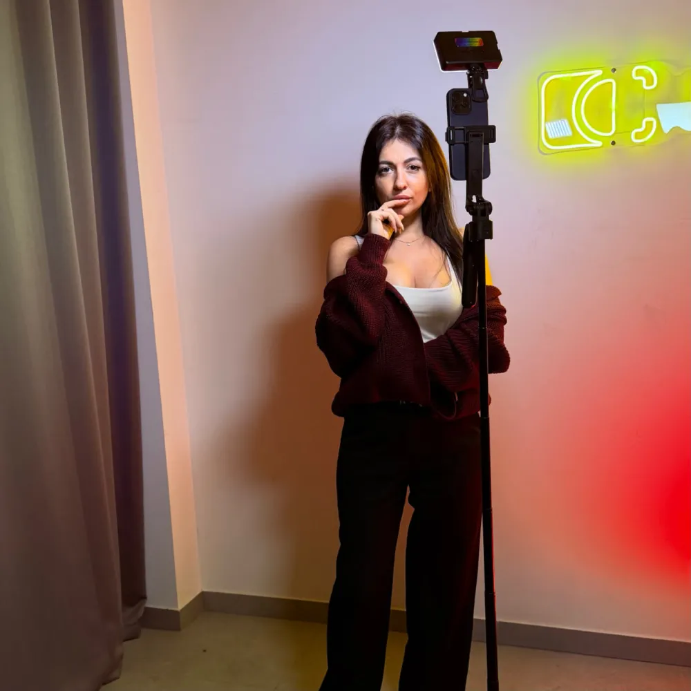 Монопод трипод с датчиком отслеживания на 360 и портативный видеосвет RGB Монопод трипод с датчиком отслеживания на 360 и портативный видеосвет RGB