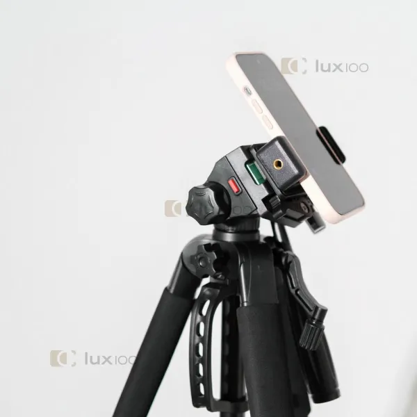 Профессиональный штатив высотой 170 см для телефона и фотоаппарата с держателем в комплекте Профессиональный штатив высотой 170 см для телефона и фотоаппарата с держателем в комплекте