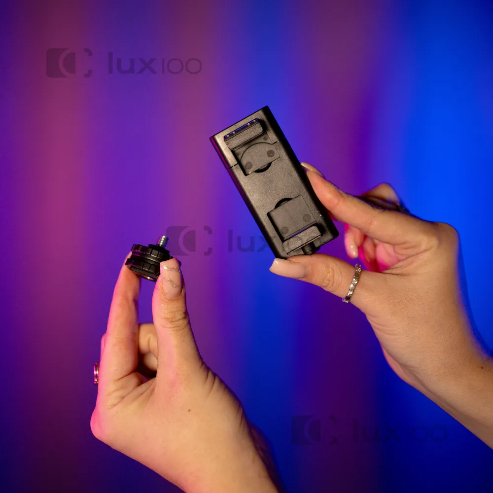 Портативный видеосвет с RGB подсветкой размером 10,3х7,5см и креплением для телефона Портативный видеосвет с RGB подсветкой размером 10,3х7,5см и креплением для телефона