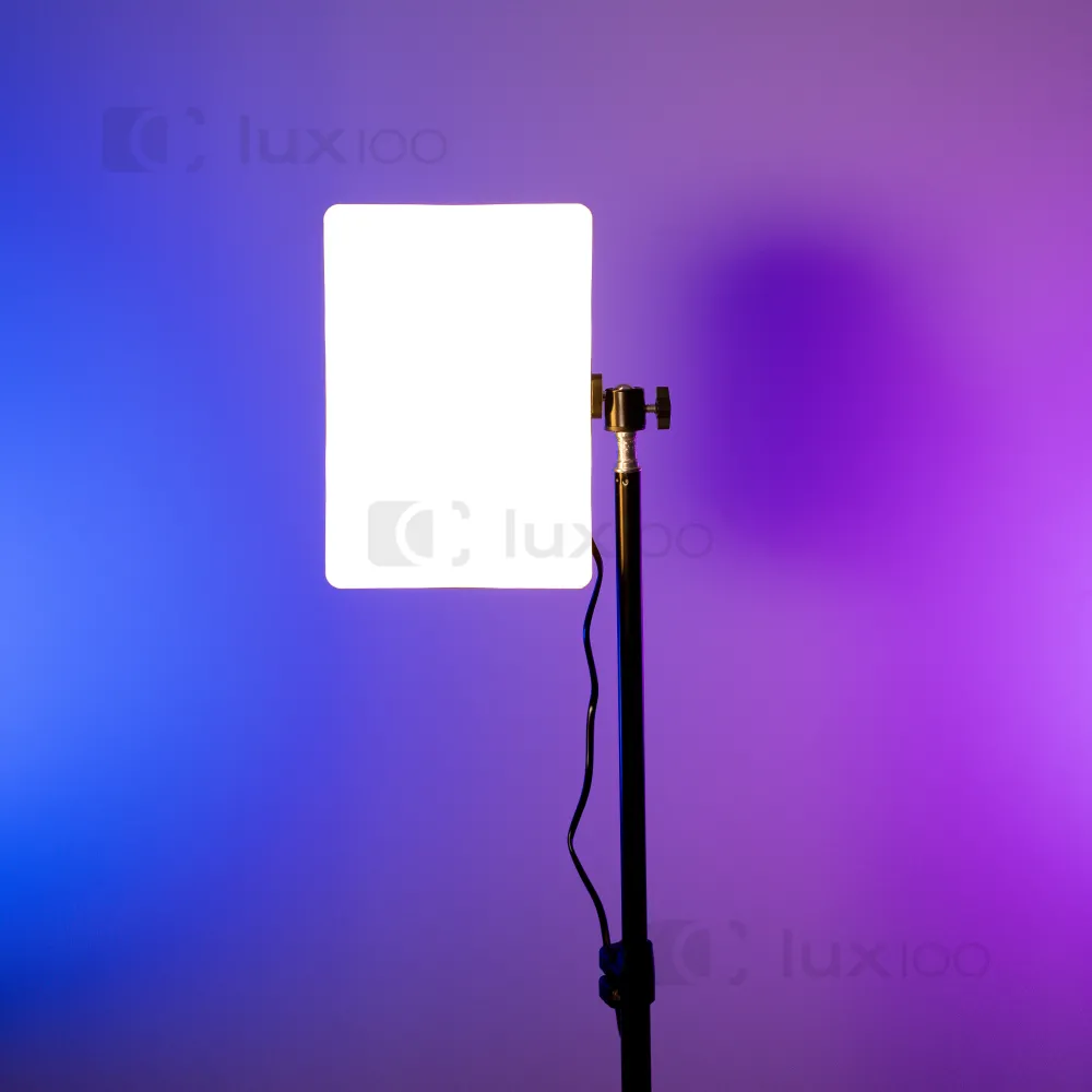 Постоянный прямоугольный светодиодный LED видеосвет 23х16 со штативом 2.1 м Постоянный прямоугольный светодиодный LED видеосвет 23х16 со штативом 2.1 м