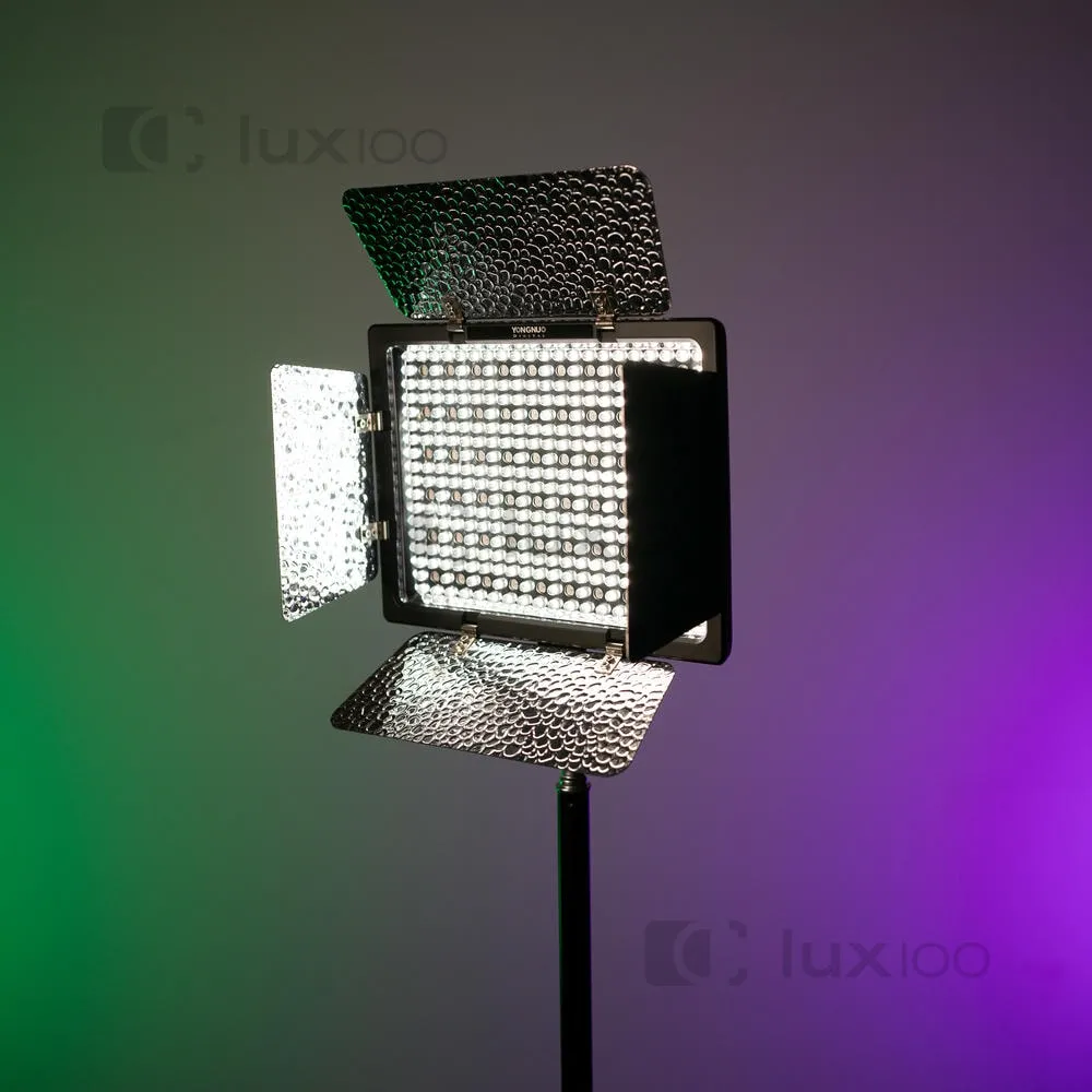 Профессиональный видеосвет Yongnuo YN-300 IV RGB с жестким освещением на штативе 2.1м Профессиональный видеосвет Yongnuo YN-300 IV RGB с жестким освещением на штативе 2.1м