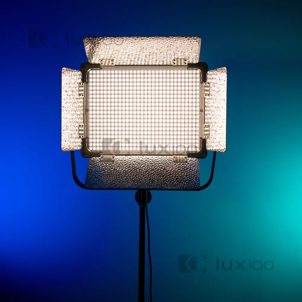 Прямоугльный видеосвет Yongnuo LED YN6000 50W color 3200-5500K Lights 600pcs с усиленным штативом 2.1м Прямоугльный видеосвет Yongnuo LED YN6000 50W color 3200-5500K Lights 600pcs с усиленным штативом 2.1м