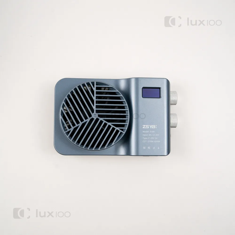 Компактный прожектор видеосвет с мощностью 100w + силиконовый рассеиватель на штативе 2.1м Компактный прожектор видеосвет с мощностью 100w + силиконовый рассеиватель на штативе 2.1м