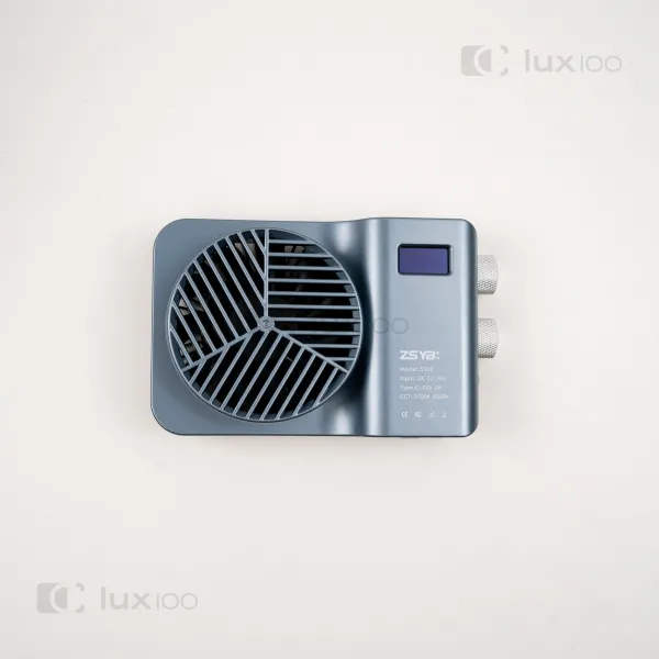 Компактный прожектор видеосвет с мощностью 100w + силиконовый рассеиватель на штативе 2.1м Компактный прожектор видеосвет с мощностью 100w + силиконовый рассеиватель на штативе 2.1м