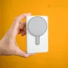 Бездротовий екран – повторювач екрана телефону з кріпленням Magsafe у білому кольорі Бездротовий екран – повторювач екрана телефону з кріпленням Magsafe у білому кольорі