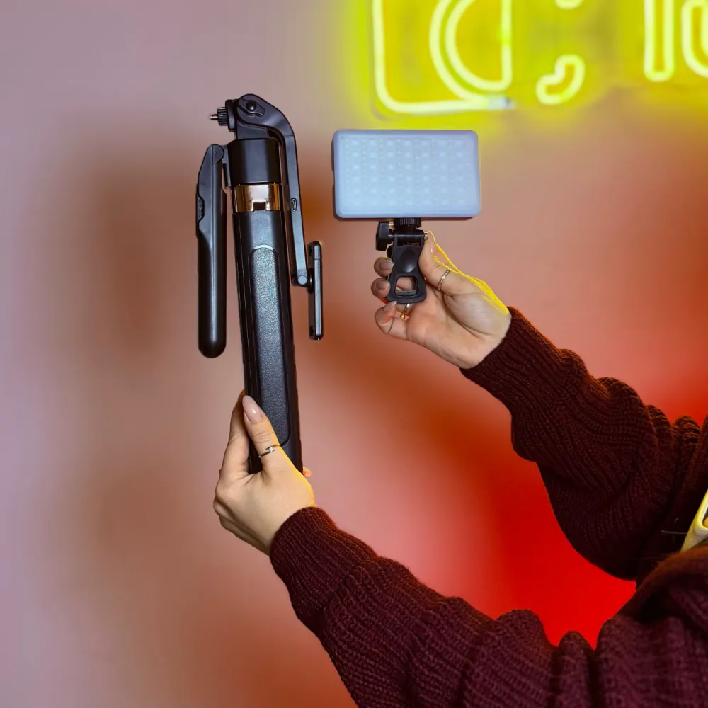 Монопод трипод із датчиком відстеження на 360 та портативне відеосвітло RGB Монопод трипод із датчиком відстеження на 360 та портативне відеосвітло RGB