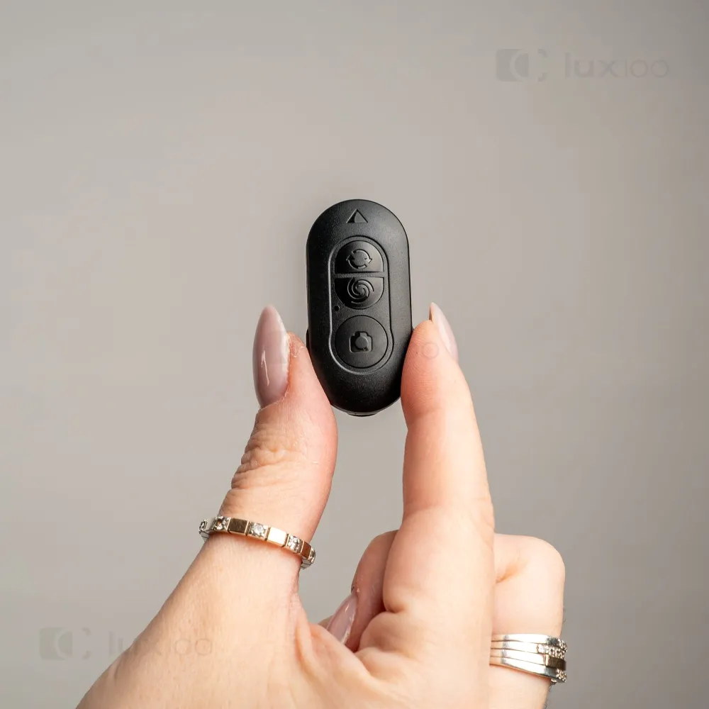Розкладний монопод-стабілізатор для телефону з LED-підсвіткою і блютуз кнопкою Розкладний монопод-стабілізатор для телефону з LED-підсвіткою і блютуз кнопкою