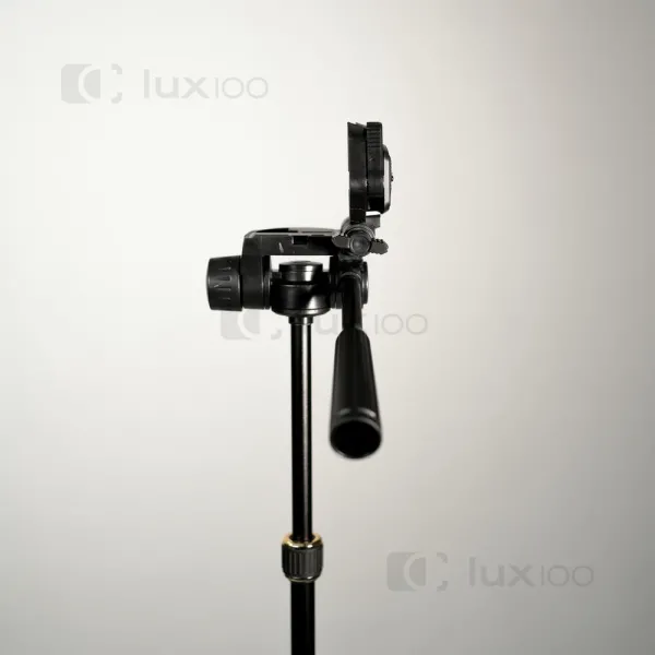 Штатив тринога висотою 2м для фотоапарата, телефону, камери з чохлом Штатив тринога висотою 2м для фотоапарата, телефону, камери з чохлом