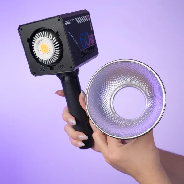 Студійне RGB-відеосвітло прожектор 60 Вт з акумулятором Студійне RGB-відеосвітло прожектор 60 Вт з акумулятором