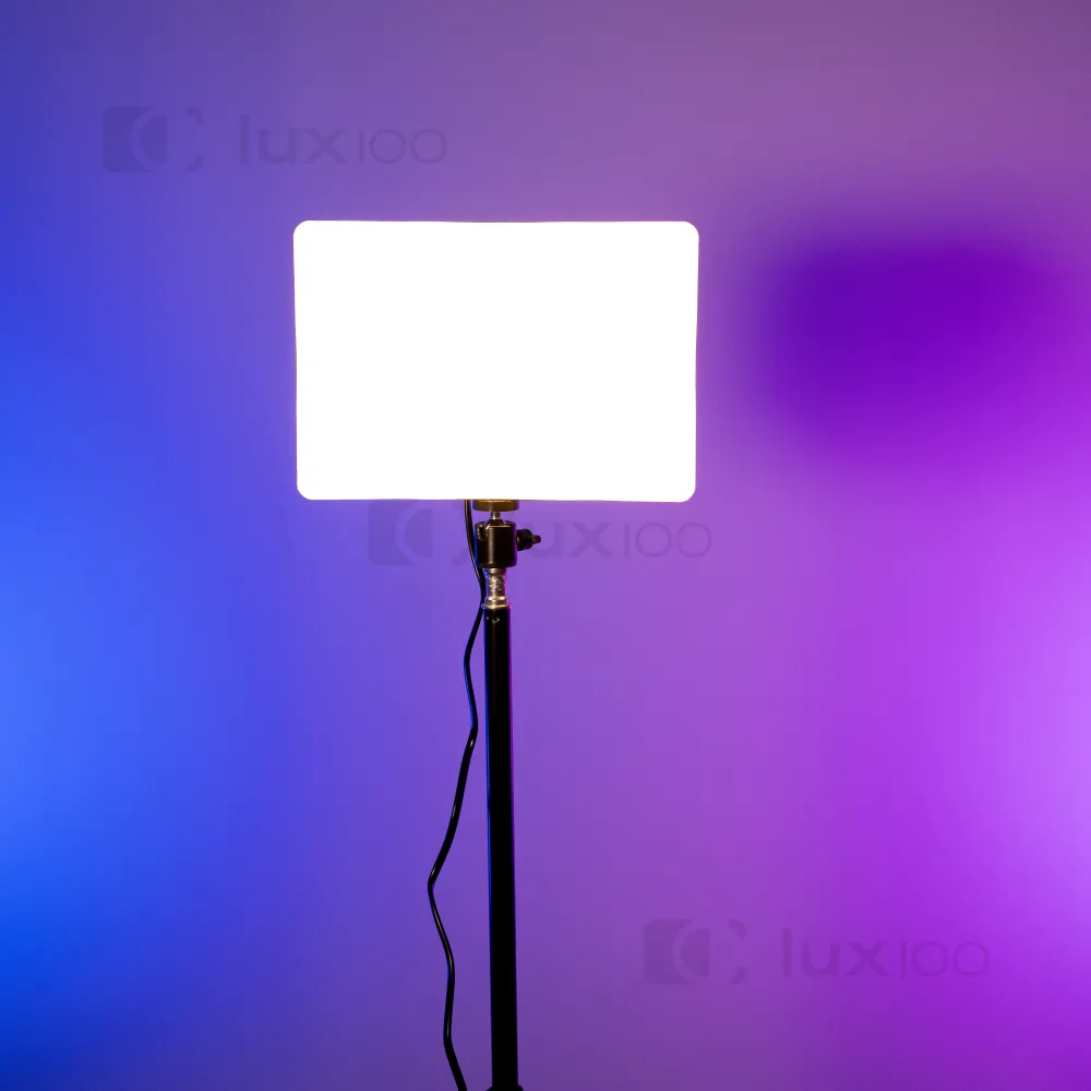 Постійне прямокутне світлодіодне LED відеосвітло 23х16 см зі штативом 2.1 м Постійне прямокутне світлодіодне LED відеосвітло 23х16 см зі штативом 2.1 м